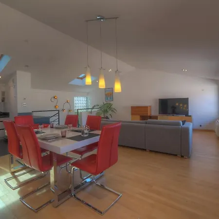 Immogroom - Beautiful Duplex - Sea View - Quiet - Ac - Wifi - Garage *