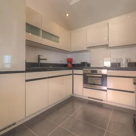 Apartman Immogroom - Beautiful Duplex - Sea View - Quiet - Ac - Wifi - Garage